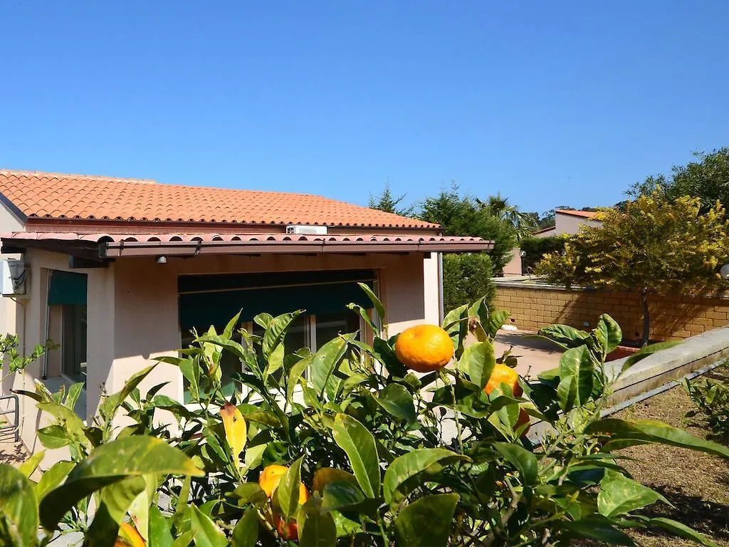 Residence Il Patio 切法卢 2*,