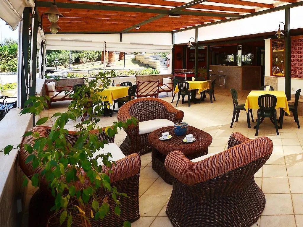 Residence Il Patio 切法卢